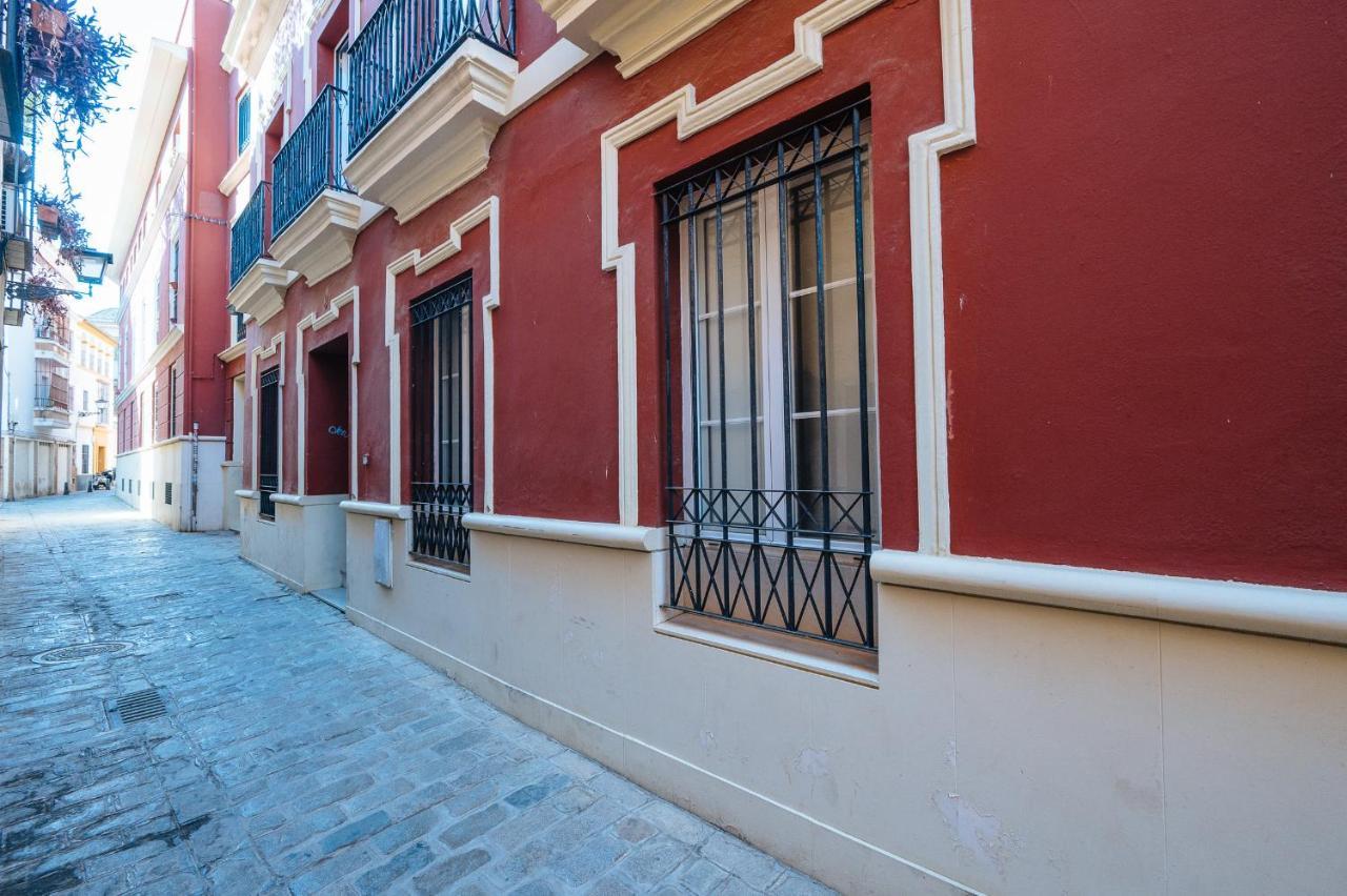 Lirio Suite Apartment - Private Parking Included, Seville